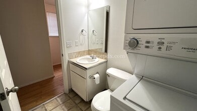 1227 NE 84th Ave in Portland, OR - Building Photo - Building Photo