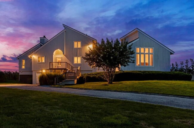 property at 1 Sandpiper Ct