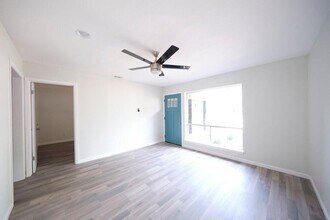 8616 Fireside Dr in Austin, TX - Building Photo - Building Photo