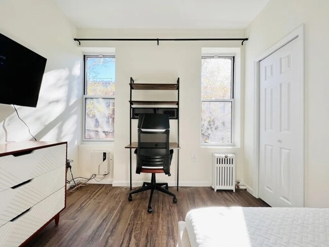 1881 Madison St in Queens, NY - Building Photo - Building Photo