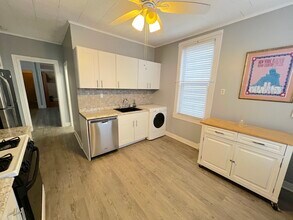 47 Liberty Ave, Unit 3 in Jersey City, NJ - Building Photo - Building Photo