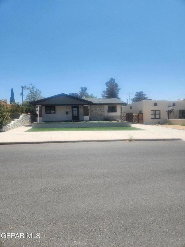 614 E Baltimore Dr in El Paso, TX - Building Photo - Building Photo