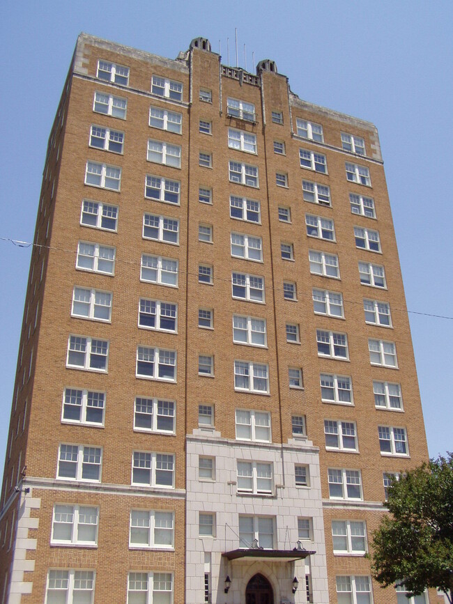 Forest Park Apartments in Fort Worth, TX - Foto de edificio - Building Photo