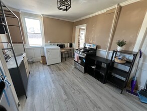 20 Florence St-Unit -2 in Worcester, MA - Building Photo - Building Photo