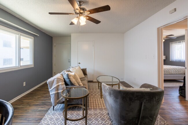 536 S. Flower St in Inglewood, CA - Foto de edificio - Interior Photo