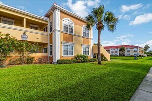 1025 Villagio Cir in Sarasota, FL - Building Photo