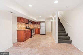 1729 Fontain St in Philadelphia, PA - Foto de edificio - Building Photo