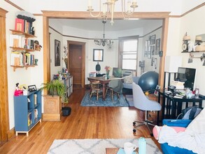 3326 N Clark St in Chicago, IL - Building Photo - Building Photo