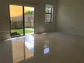 278 NE 208th Terrace in North Miami Beach, FL - Building Photo - Building Photo