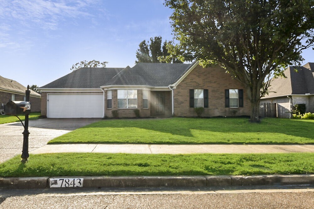 7843 Plantation Ridge Cove in Olive Branch, MS - Foto de edificio