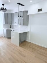 310 SUMMIT Ave in Jersey City, NJ - Building Photo - Building Photo