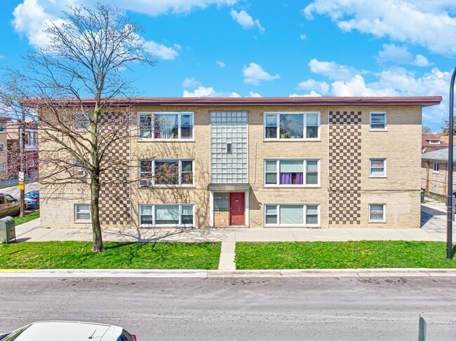 property at 1540 S 59th Ct