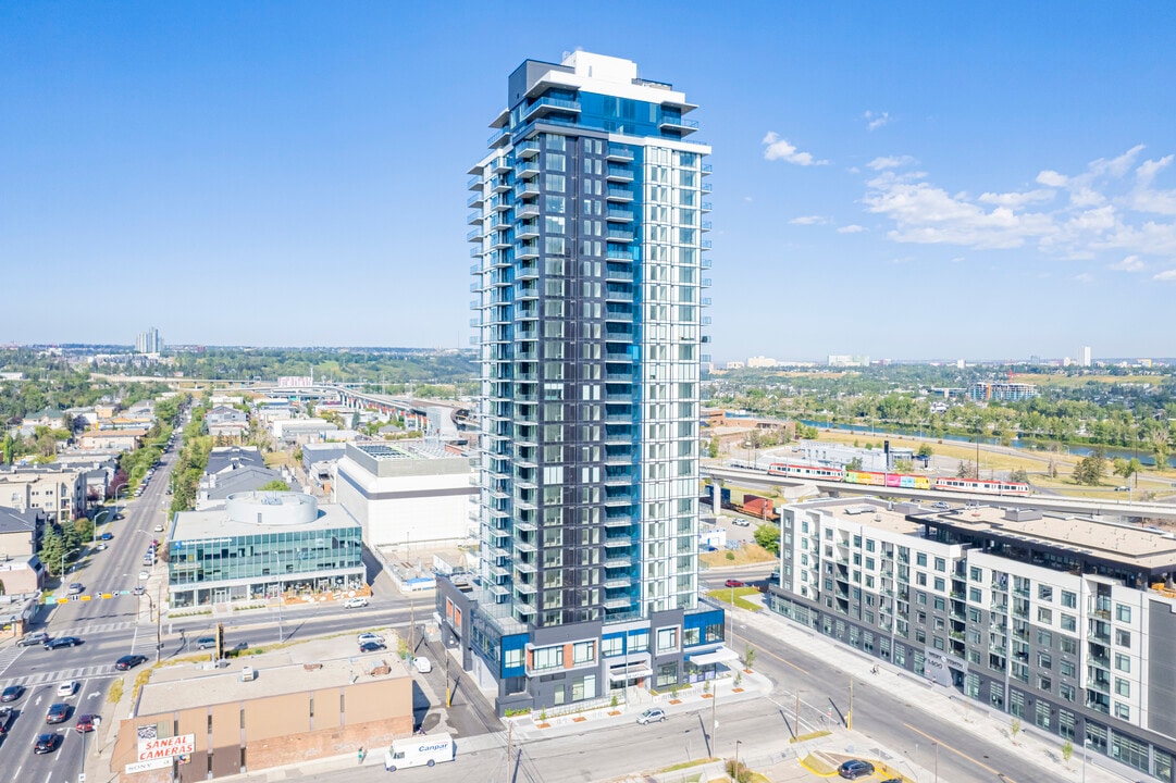 The Hat 14 Street in Calgary, AB - Building Photo