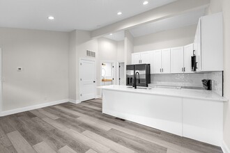 564 W 2nd Ave, Unit A in Columbus, OH - Building Photo - Building Photo