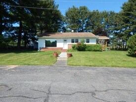 300 Monticello Ln in Blacksburg, VA - Building Photo