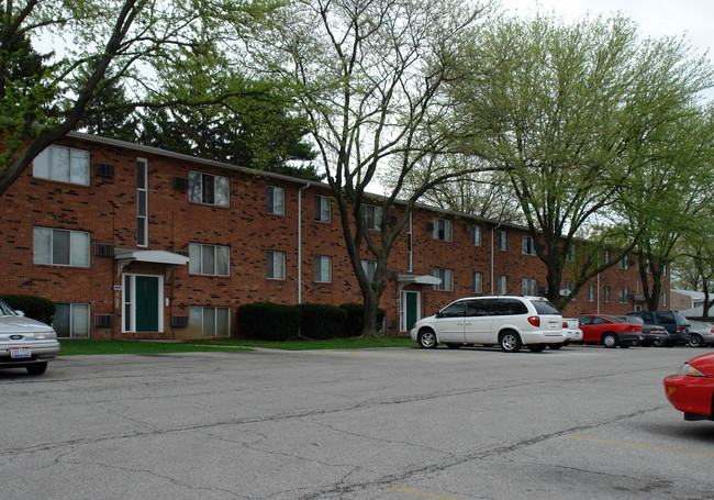 4040-4080 Royer Rd in Toledo, OH - Foto de edificio - Building Photo