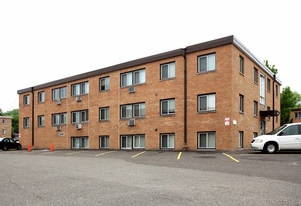 Hyde Park in New Brighton, MN - Building Photo