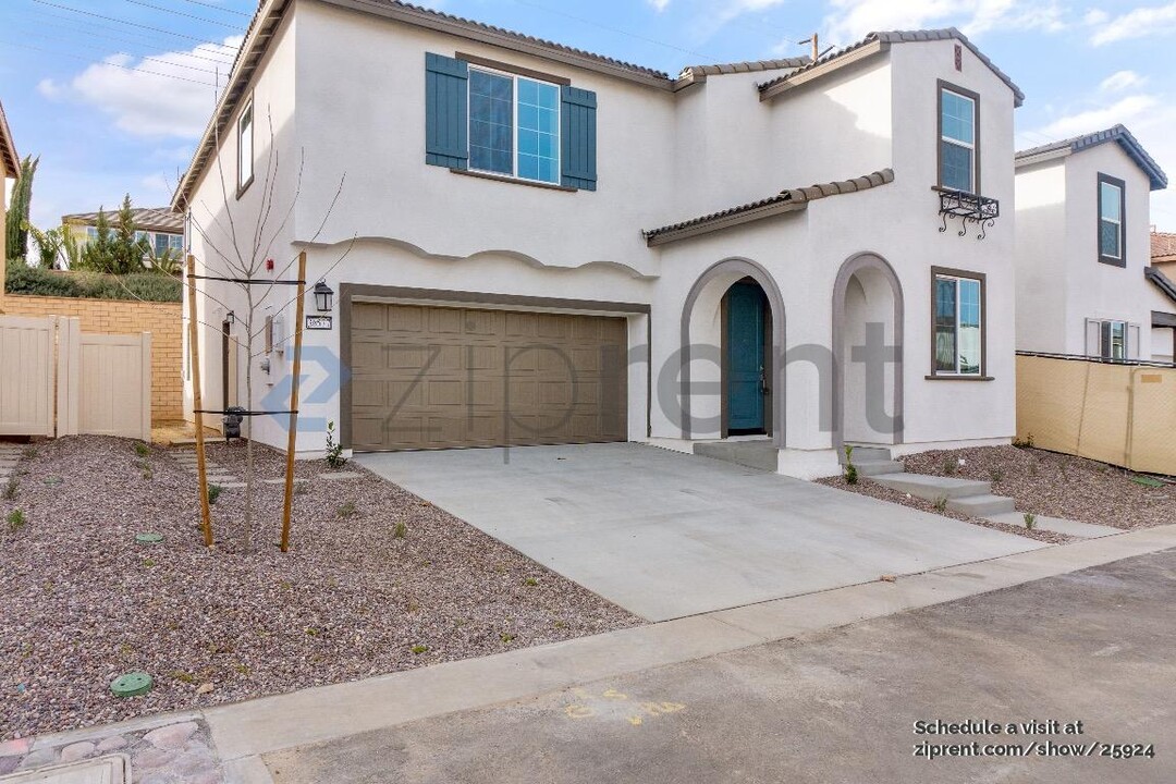 36577 Diego Spgs Ave in Murrieta, CA - Building Photo