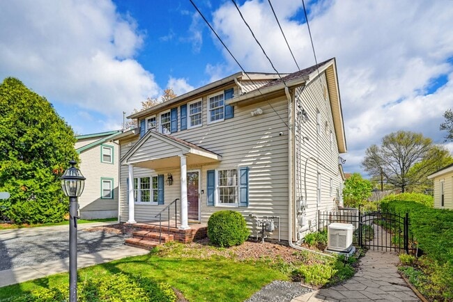 11 Berry St in Wallkill, NY - Building Photo - Building Photo