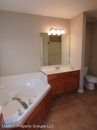 407 Golden Eagle Dr photo'