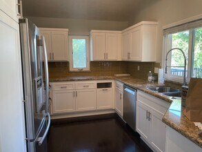 97 Corsica Dr, Unit 97 in Newport Beach, CA - Building Photo - Building Photo