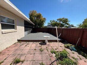 7326 Bramblewood Dr in Port Richey, FL - Foto de edificio - Building Photo