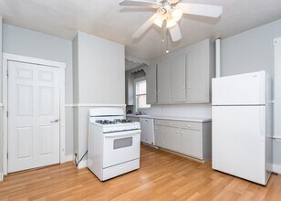 21 Gardner St in Waltham, MA - Building Photo - Building Photo