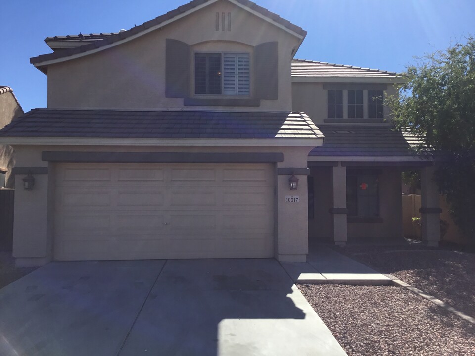10317 W Toronto Way in Tolleson, AZ - Building Photo