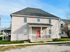 321 W Main St in Mitchell, IN - Building Photo