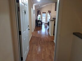 13 Captains Ct, Unit 5 in Madison, WI - Building Photo