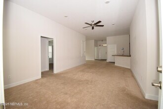 7285 Gateway Ct in Jacksonville, FL - Building Photo - Building Photo