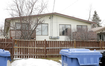 324 13th St NW in Calgary, AB - Building Photo - Building Photo