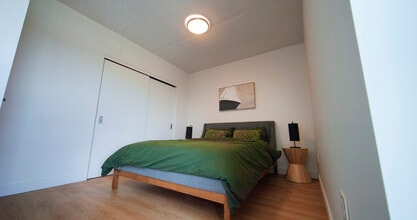 8405 Place Saint-Charles in Brossard, QC - Foto de edificio - Building Photo