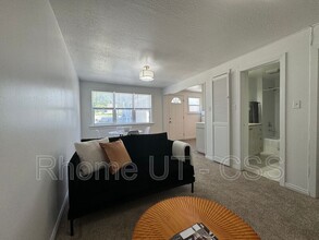 4276 S 2300 E in Holladay, UT - Building Photo - Building Photo