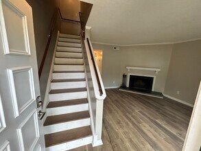 5803 Shady Grove Cir in Raleigh, NC - Foto de edificio - Building Photo