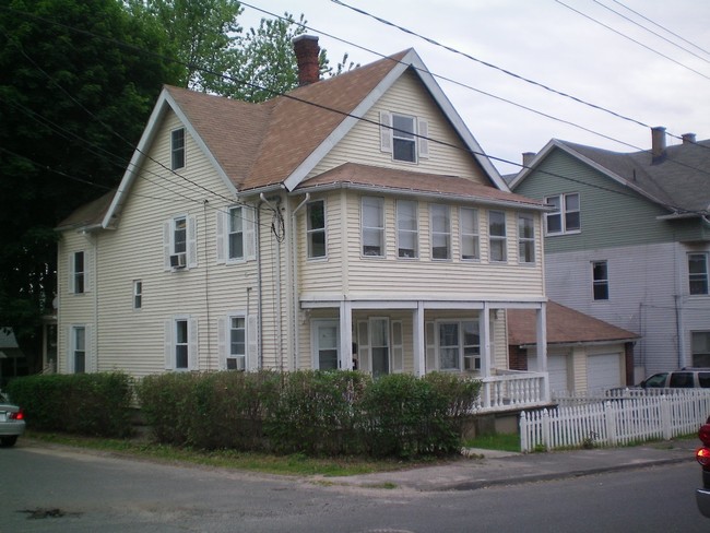 CRT Waterbury Portfolio in Waterbury, CT - Building Photo - Building Photo