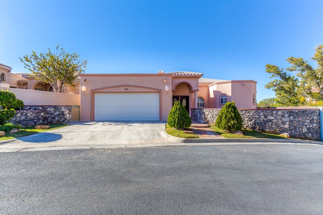 60 Sun Point Ln in El Paso, TX - Building Photo