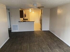 7812 43rd Ave Dr W in Bradenton, FL - Building Photo - Building Photo