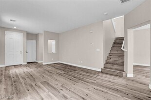 4857 Eureka Diamond Ct, Unit 301 in Las Vegas, NV - Building Photo