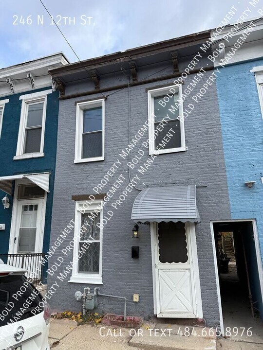246 N 12th St in Pottsville, PA - Building Photo