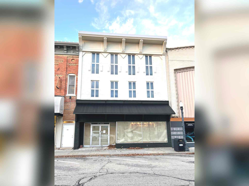 123 3rd St in Baraboo, WI - Building Photo