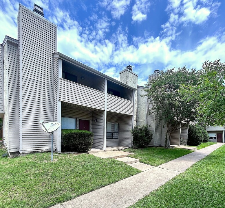 1902 Dartmouth St in College Station, TX - Building Photo