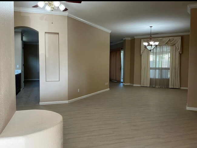 1065 Garden Gate Dr in Manteca, CA - Building Photo - Building Photo