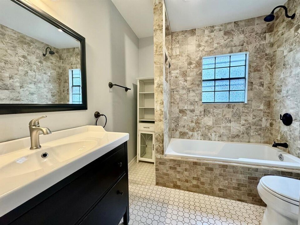 1833 Colquitt St in Houston, TX - Building Photo