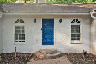 2557 Ashley Cir in Jonesboro, GA - Building Photo - Building Photo