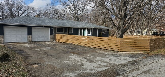 2513 Hillcrest Dr in High Ridge, MO - Building Photo - Building Photo