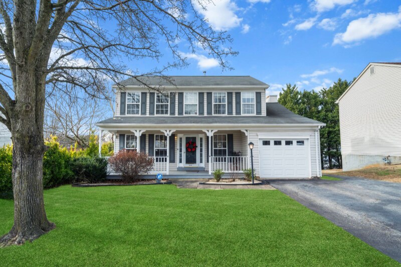 13810 Mapledale Ave in Woodbridge, VA - Building Photo