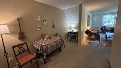 161 Saco Ave in Old Orchard Beach, ME - Foto de edificio - Building Photo