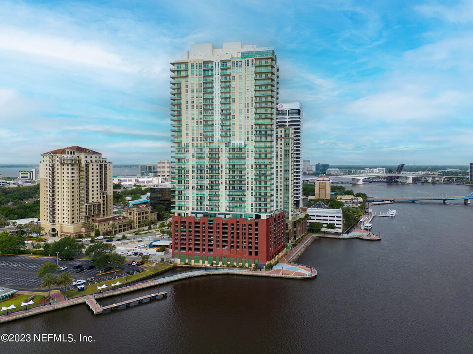 1431 RIVERPLACE Blvd in Jacksonville, FL - Foto de edificio