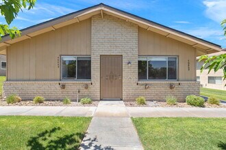 46869 CA-74 in Palm Desert, CA - Building Photo - Building Photo